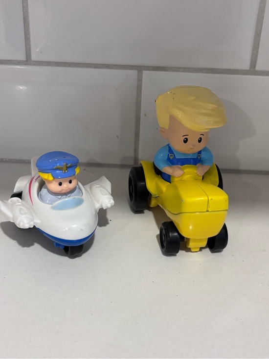 Fisher-Price Other - Fisher-Price Little People Wheelies Car